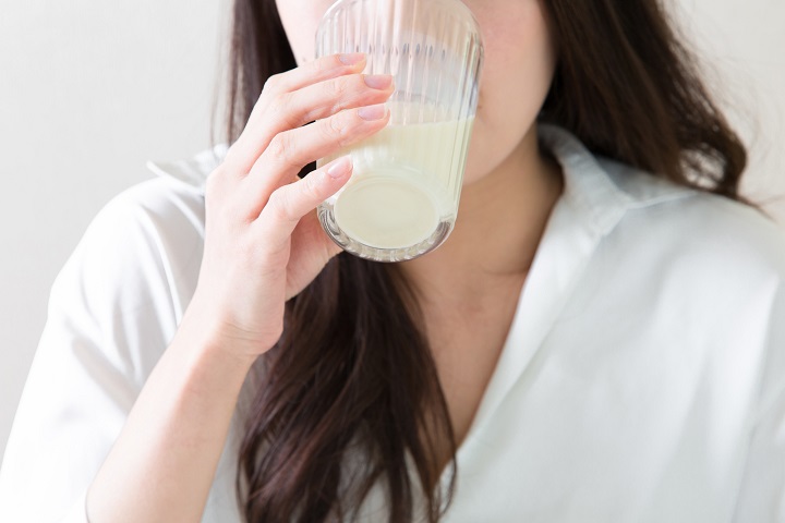 飲み物女性